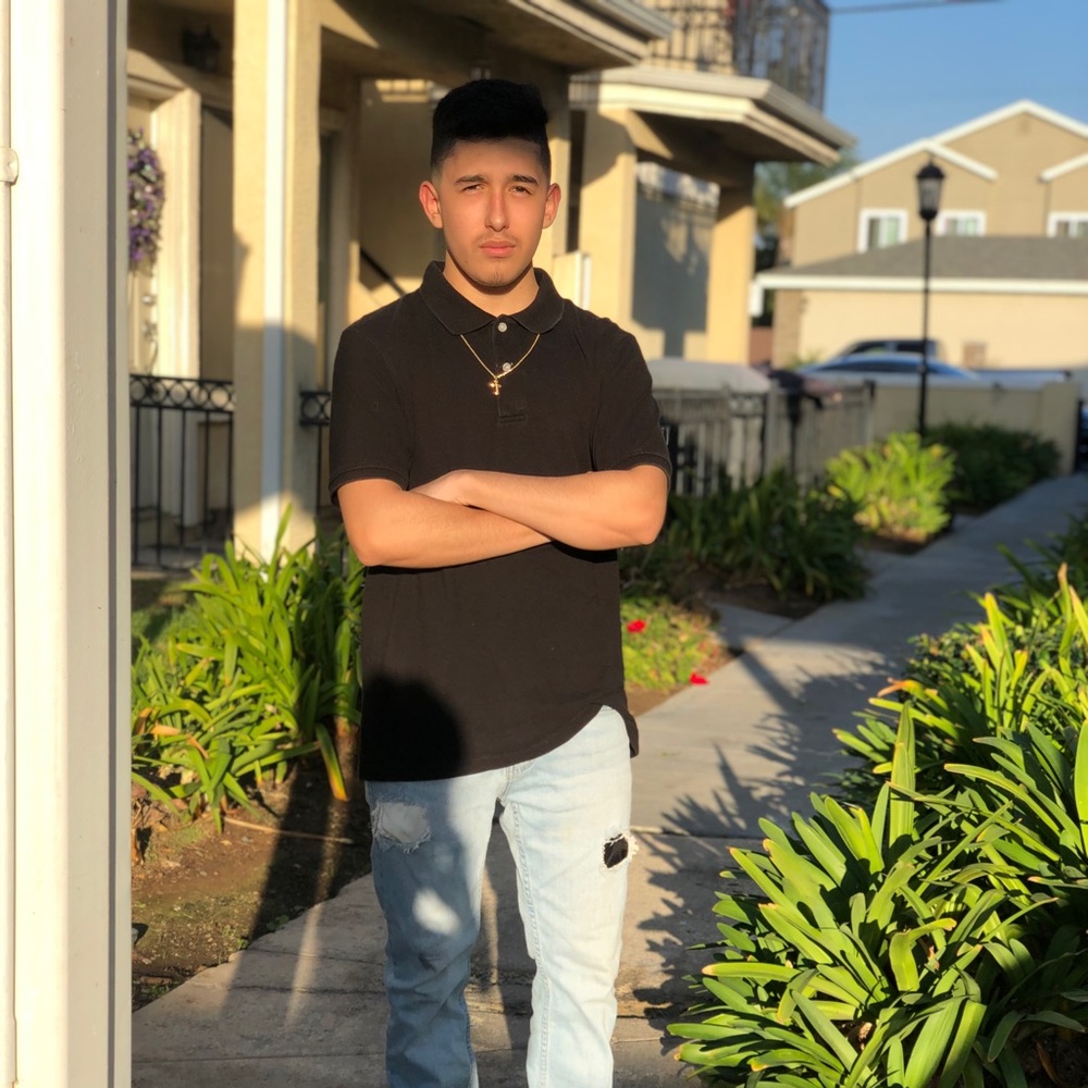 Meet your Posher, Cesar